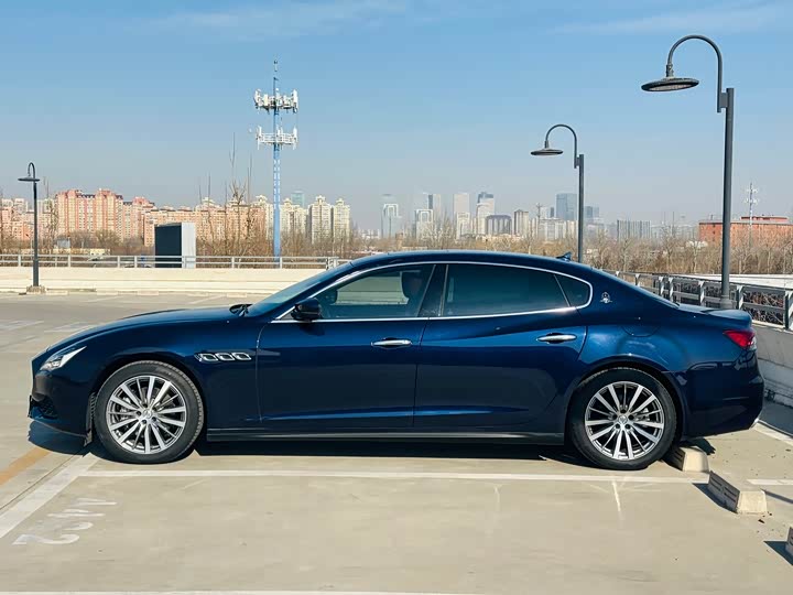 Фото 7 - Maserati Quattroporte
