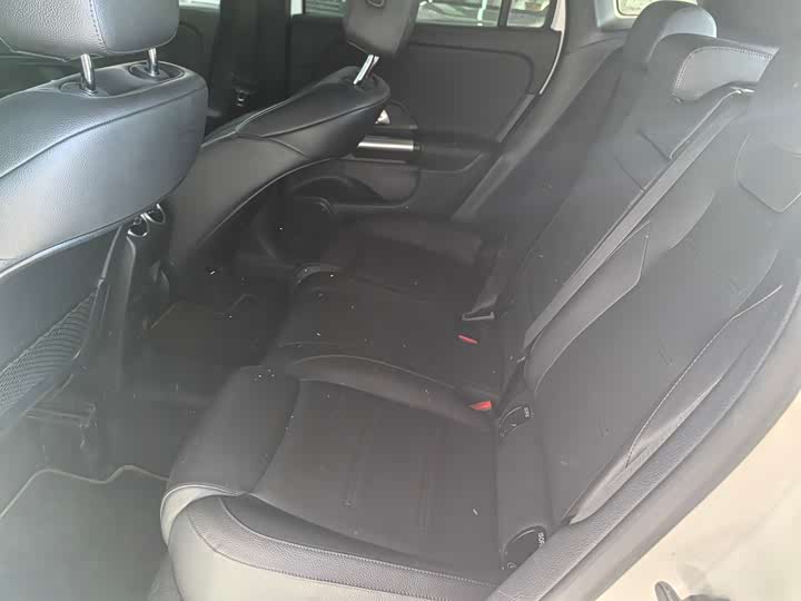 Фото 4 - Mercedes-Benz GLA-Class