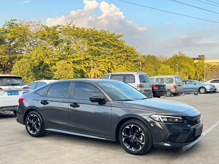 Фото 3 - Honda Civic