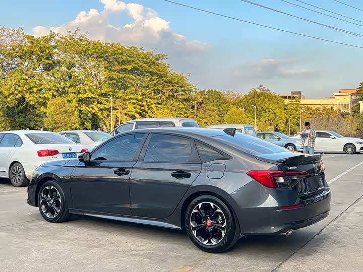 Фото 9 - Honda Civic