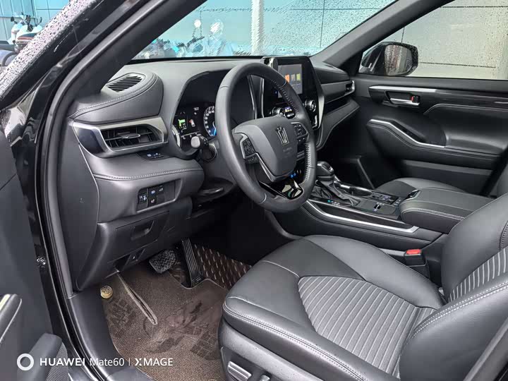 Фото 5 - Toyota Crown Kluger