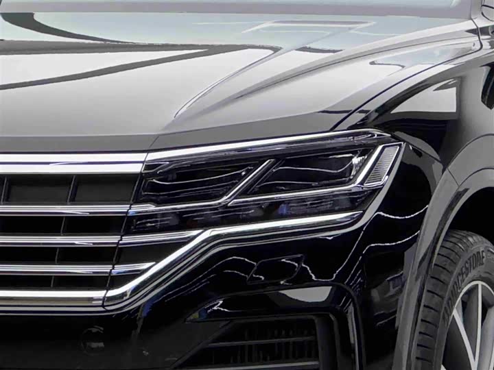 Фото 3 - Volkswagen Touareg