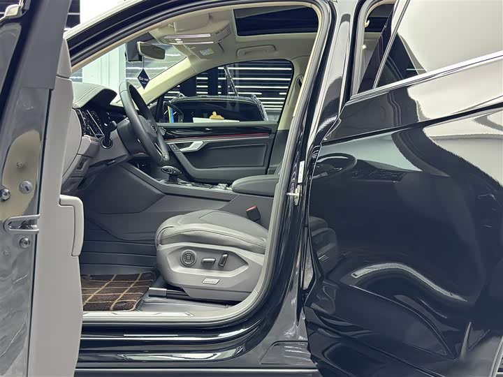 Фото 6 - Volkswagen Touareg