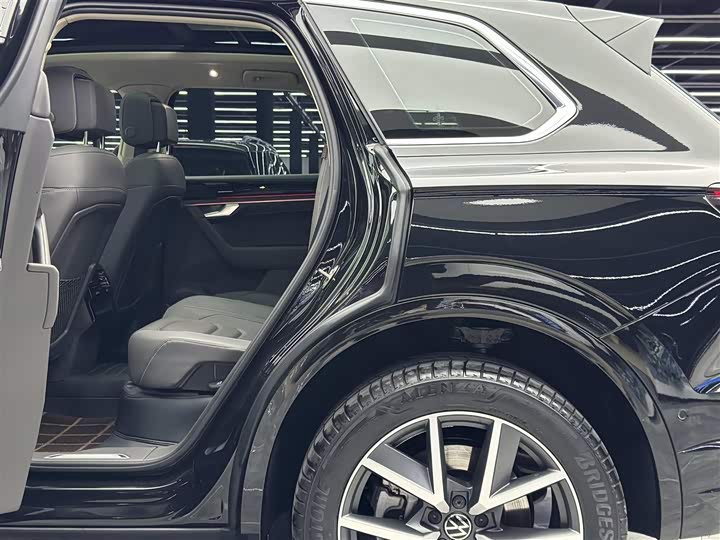 Фото 7 - Volkswagen Touareg