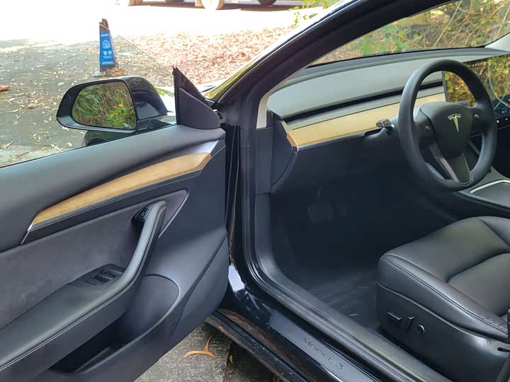 Фото 8 - Tesla Model 3