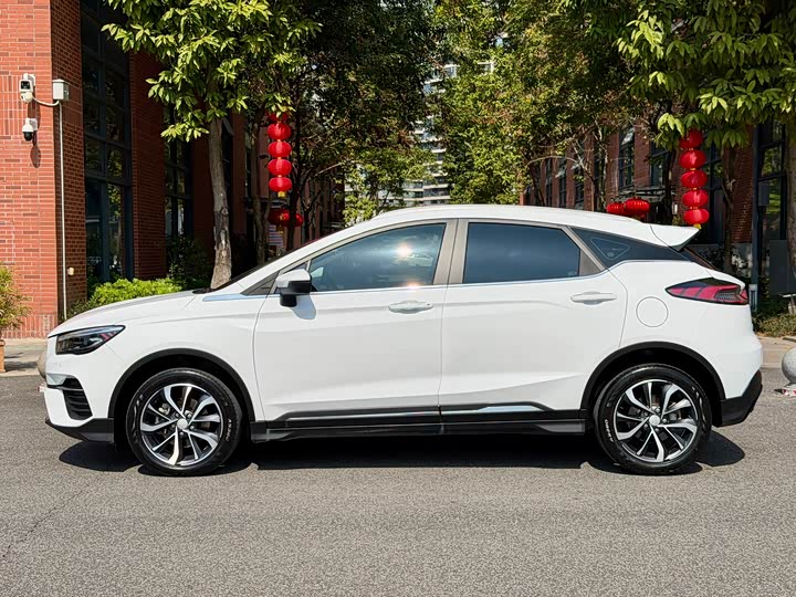 Фото 2 - Geely Emgrand GS