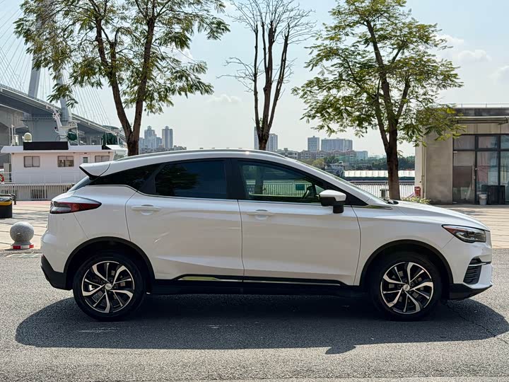 Фото 6 - Geely Emgrand GS