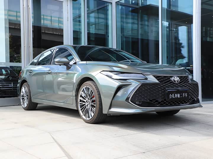 Фото 3 - Toyota Avalon