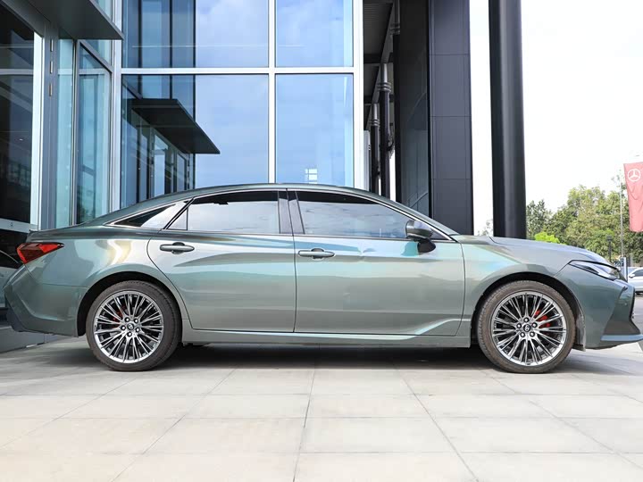 Фото 4 - Toyota Avalon