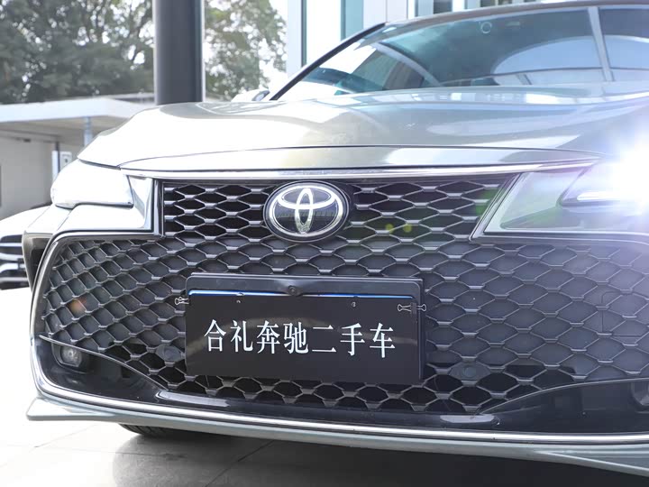 Фото 6 - Toyota Avalon