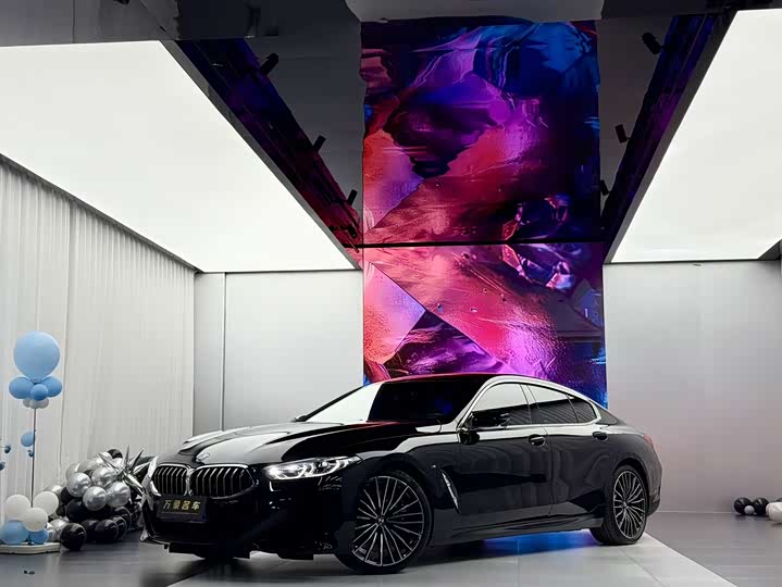 Фото 1 - BMW 8 Series