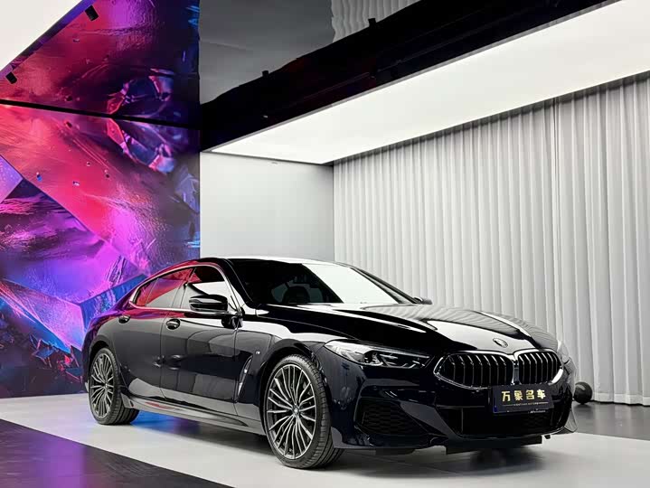 Фото 3 - BMW 8 Series
