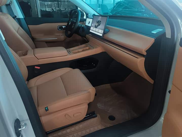 Фото 8 - Leapmotor C10