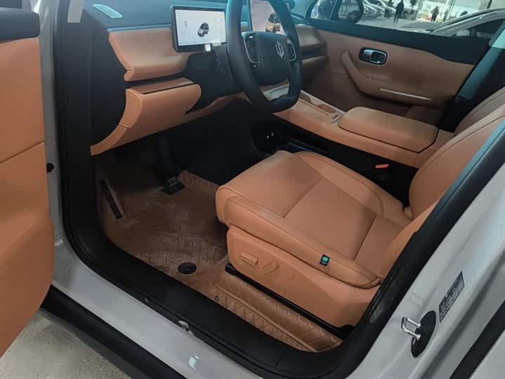 Фото 9 - Leapmotor C10