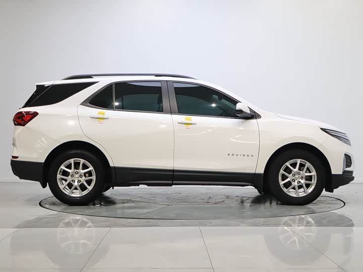 Фото 6 - Chevrolet Equinox