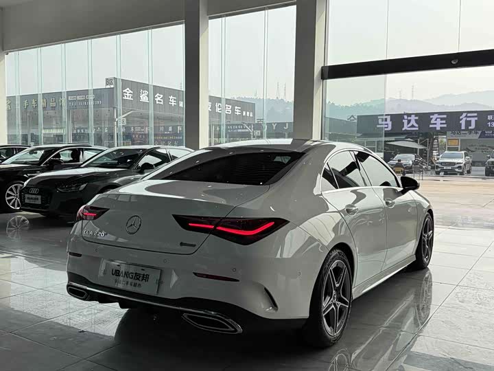 Фото 4 - Mercedes-Benz CLA-Class