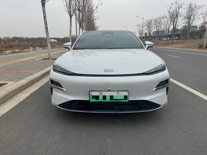 Фото 2 - Geely Galaxy Starshine 8 EM-i