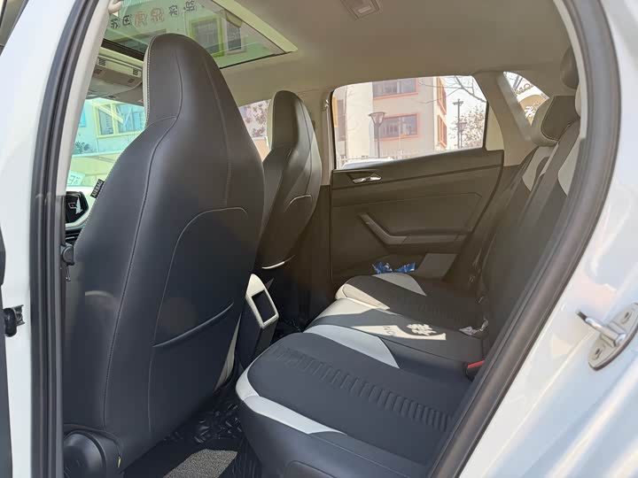 Фото 9 - Volkswagen Polo