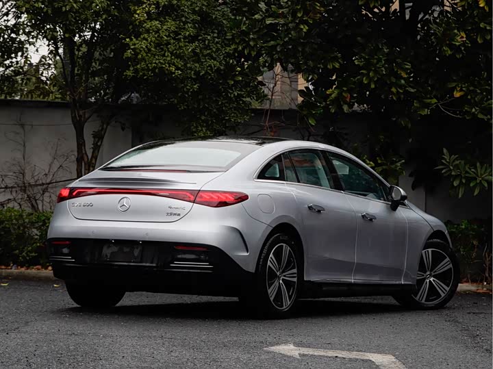 Photo 4 - Mercedes-Benz EQE