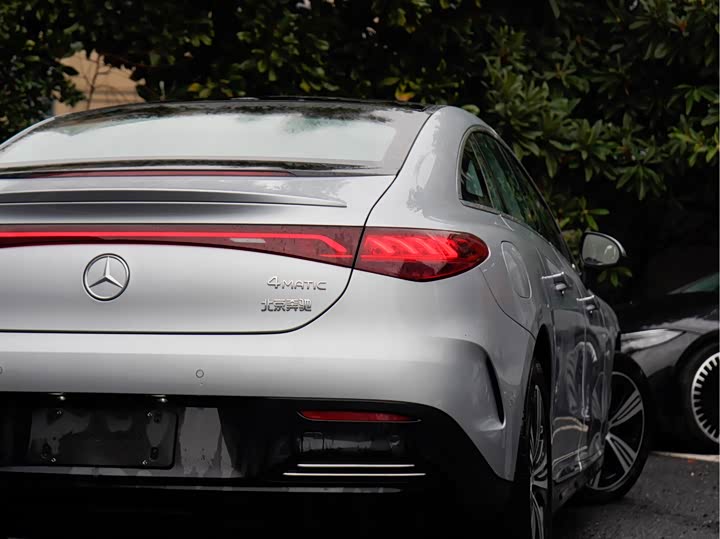 Photo 6 - Mercedes-Benz EQE