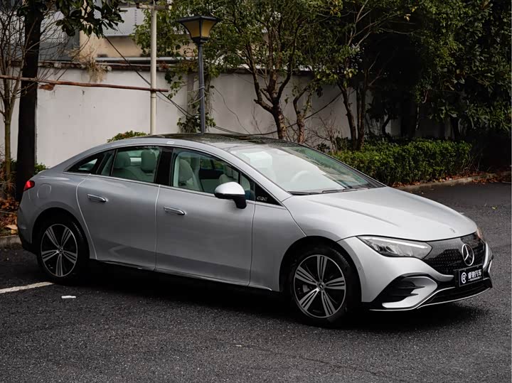 Photo 8 - Mercedes-Benz EQE