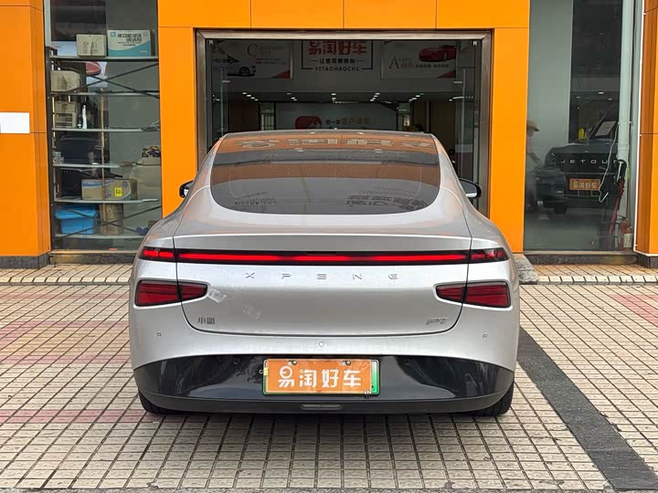 Фото 6 - XPeng P7