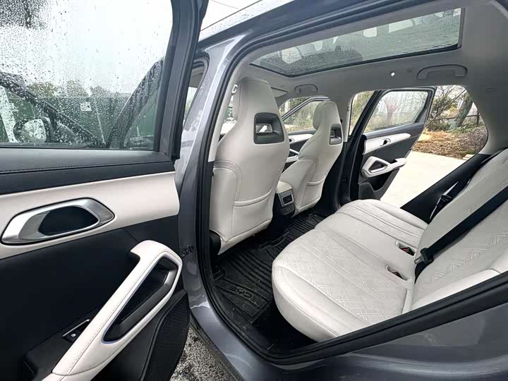 Фото 6 - BYD Yuan Up