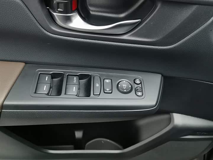 Фото 9 - Honda CR-V