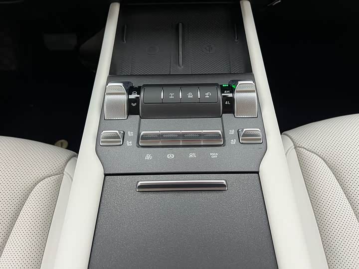 Фото 8 - Tank 300 Hybrid