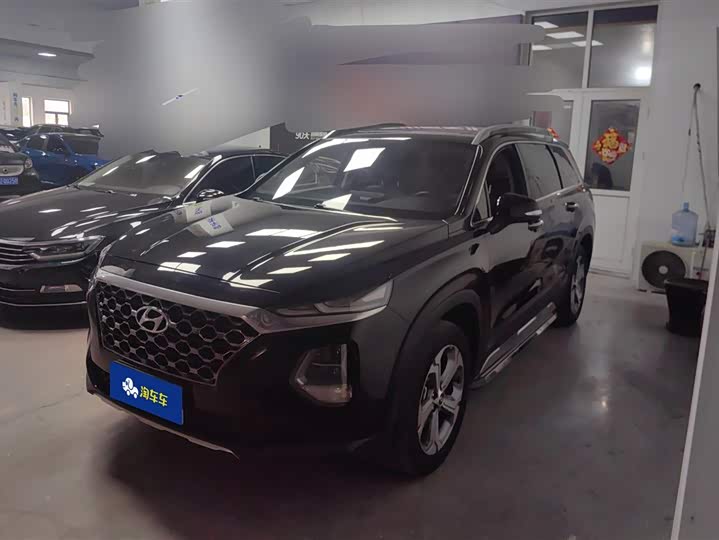 Фото 1 - Hyundai Santa Fe