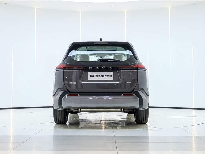 Фото 2 - Toyota RAV4