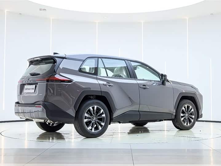 Фото 3 - Toyota RAV4