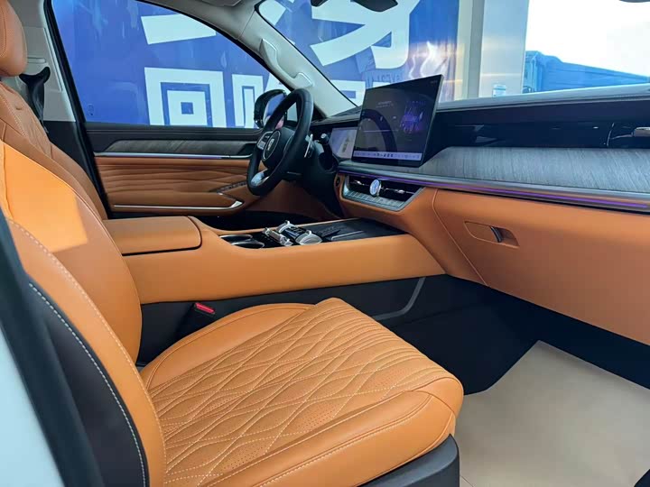 Фото 7 - Tank 500 Hybrid