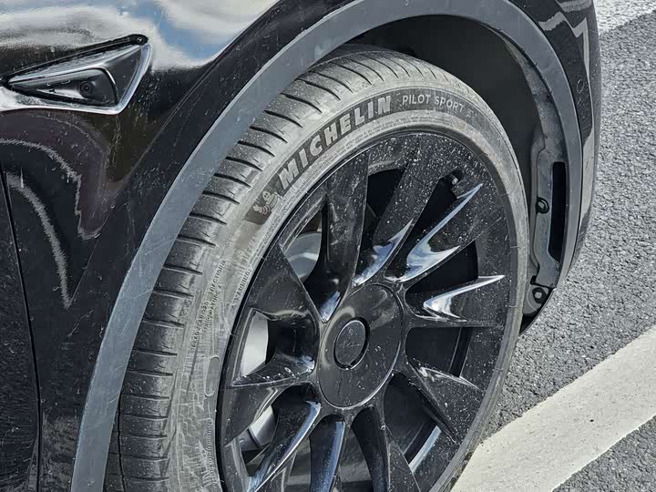 Фото 8 - Tesla Model Y