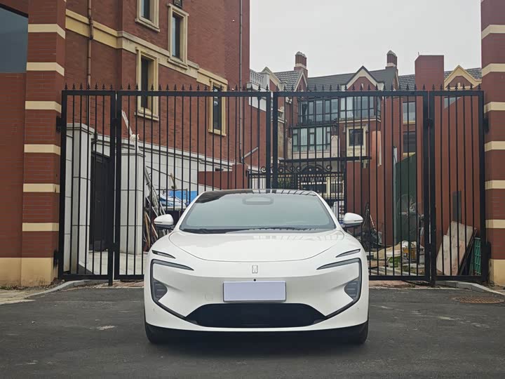 Фото 2 - Avatr 12