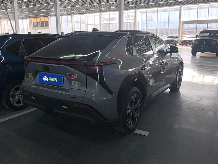 Фото 3 - Toyota bZ4X