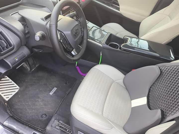 Фото 9 - Toyota bZ4X