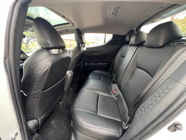 Фото 6 - Toyota Izoa