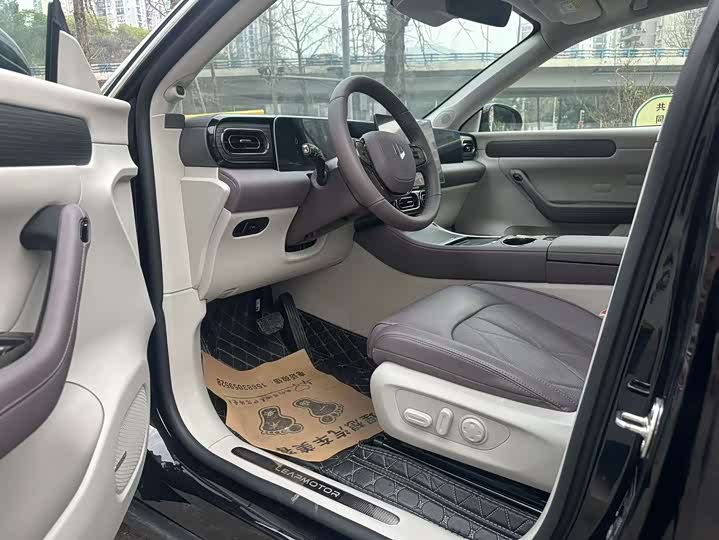 Фото 8 - Leapmotor C11