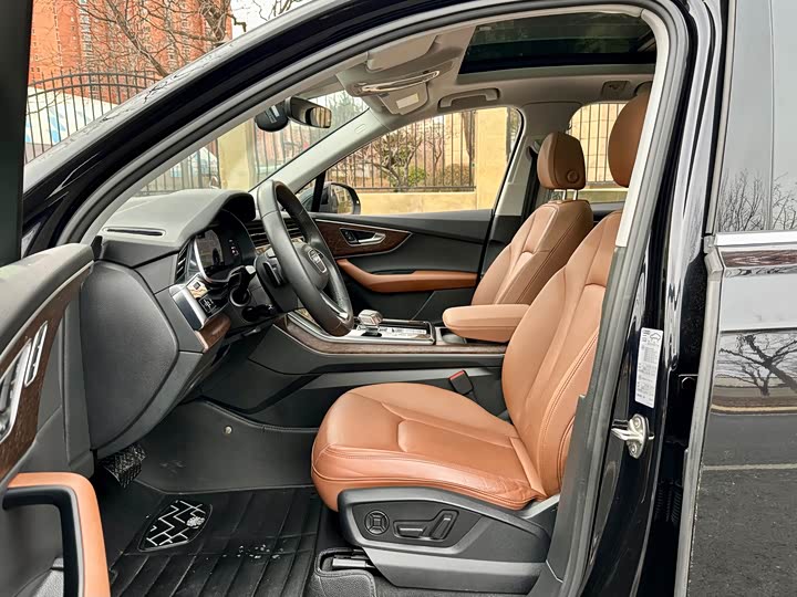 Фото 6 - Audi Q7