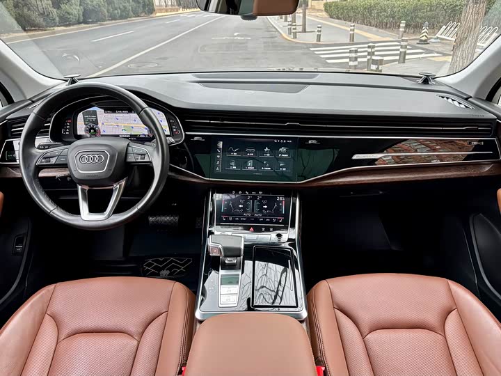 Фото 7 - Audi Q7