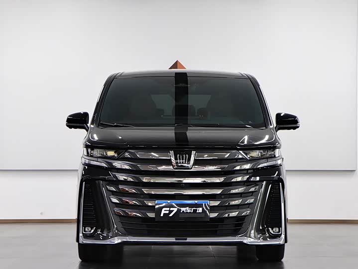 Фото 2 - Toyota Vellfire