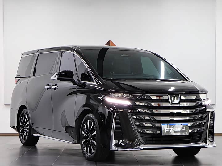 Фото 3 - Toyota Vellfire