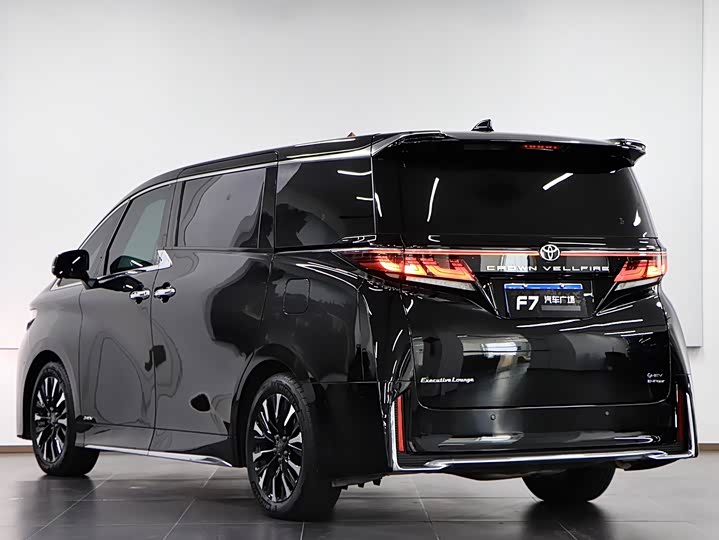 Фото 4 - Toyota Vellfire
