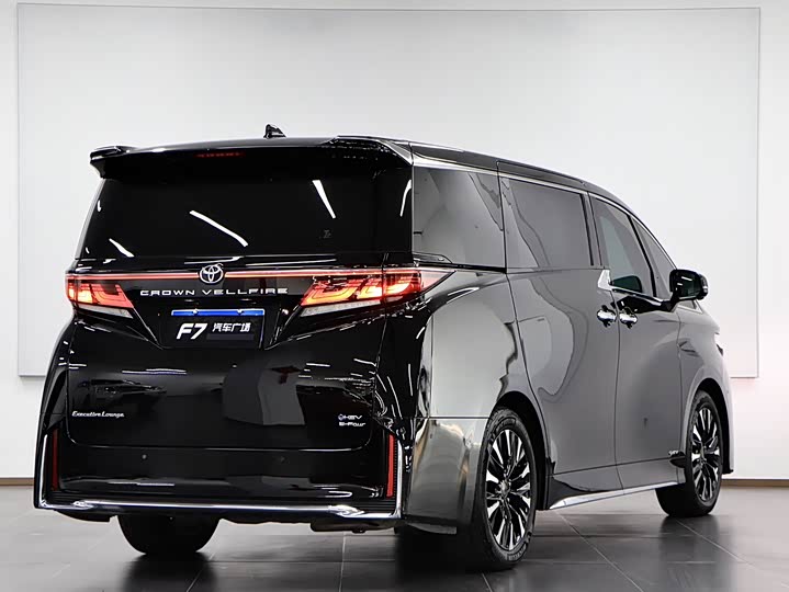Фото 6 - Toyota Vellfire