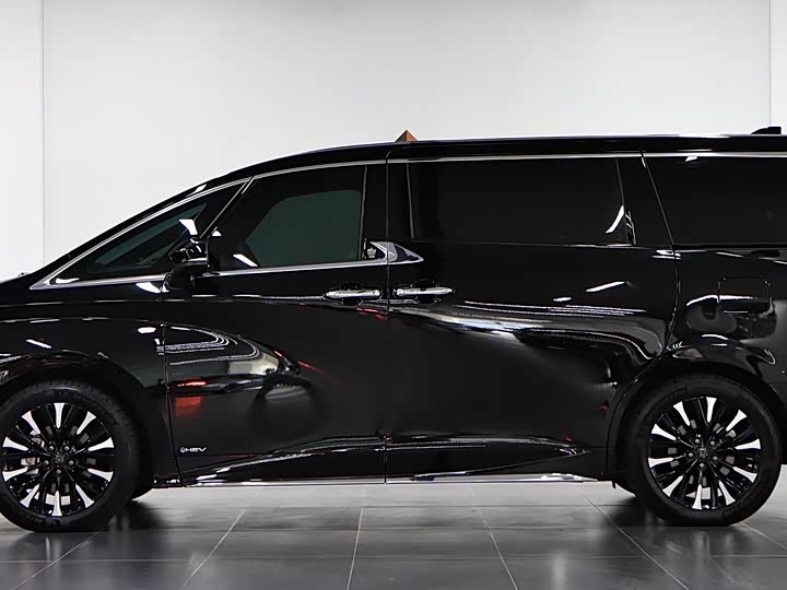 Фото 7 - Toyota Vellfire