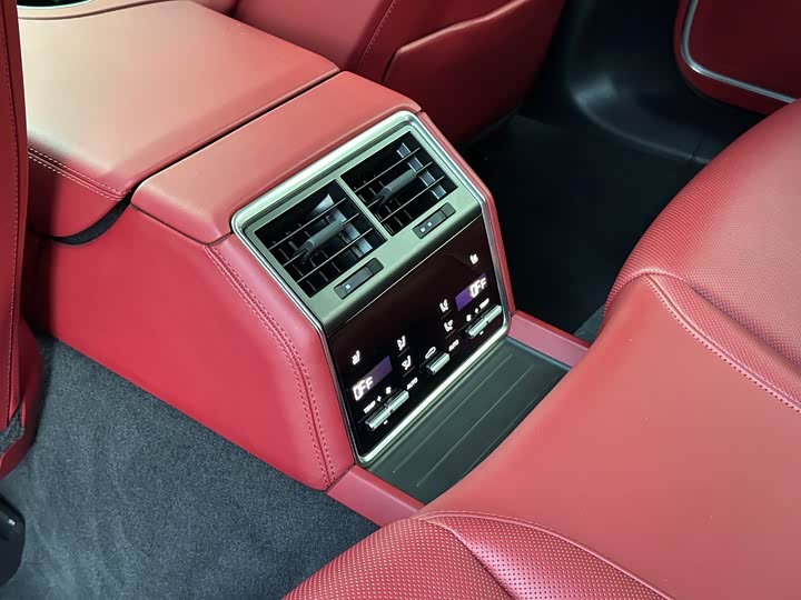 Фото 8 - Porsche Panamera