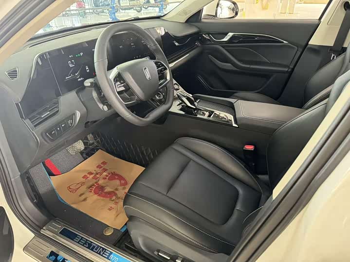 Фото 4 - Bestune B70