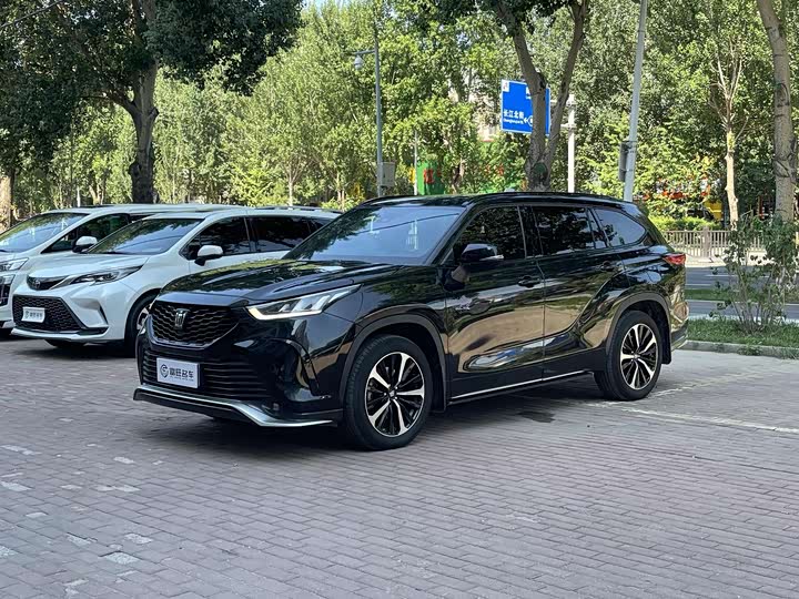 Фото 1 - Toyota Crown Kluger