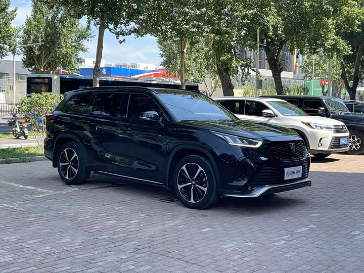 Фото 2 - Toyota Crown Kluger